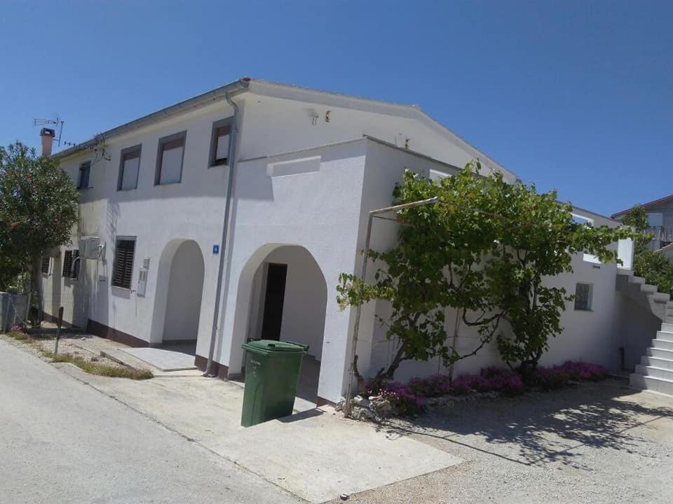 Leo Apartment Vir Exterior foto