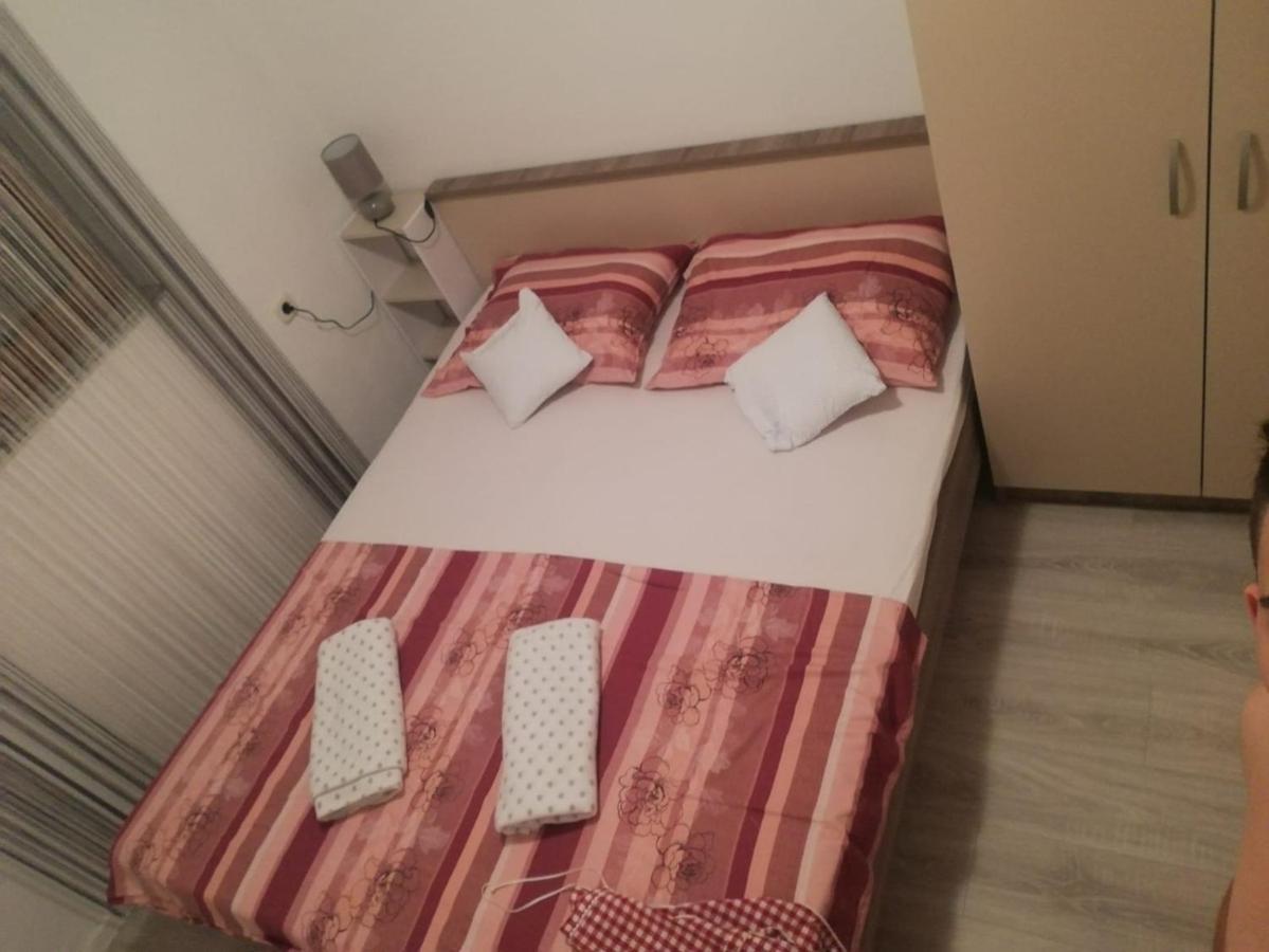 Leo Apartment Vir Exterior foto