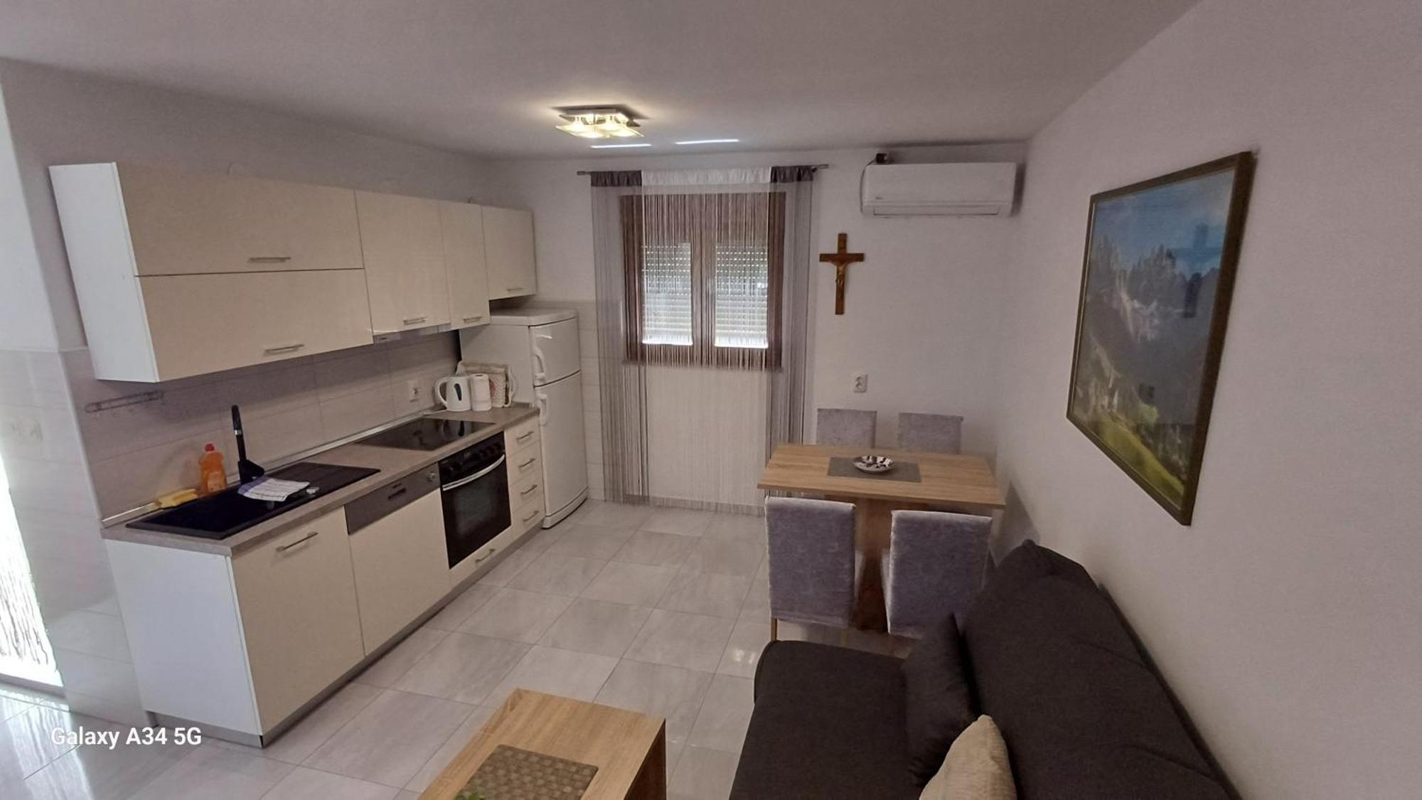 Leo Apartment Vir Exterior foto
