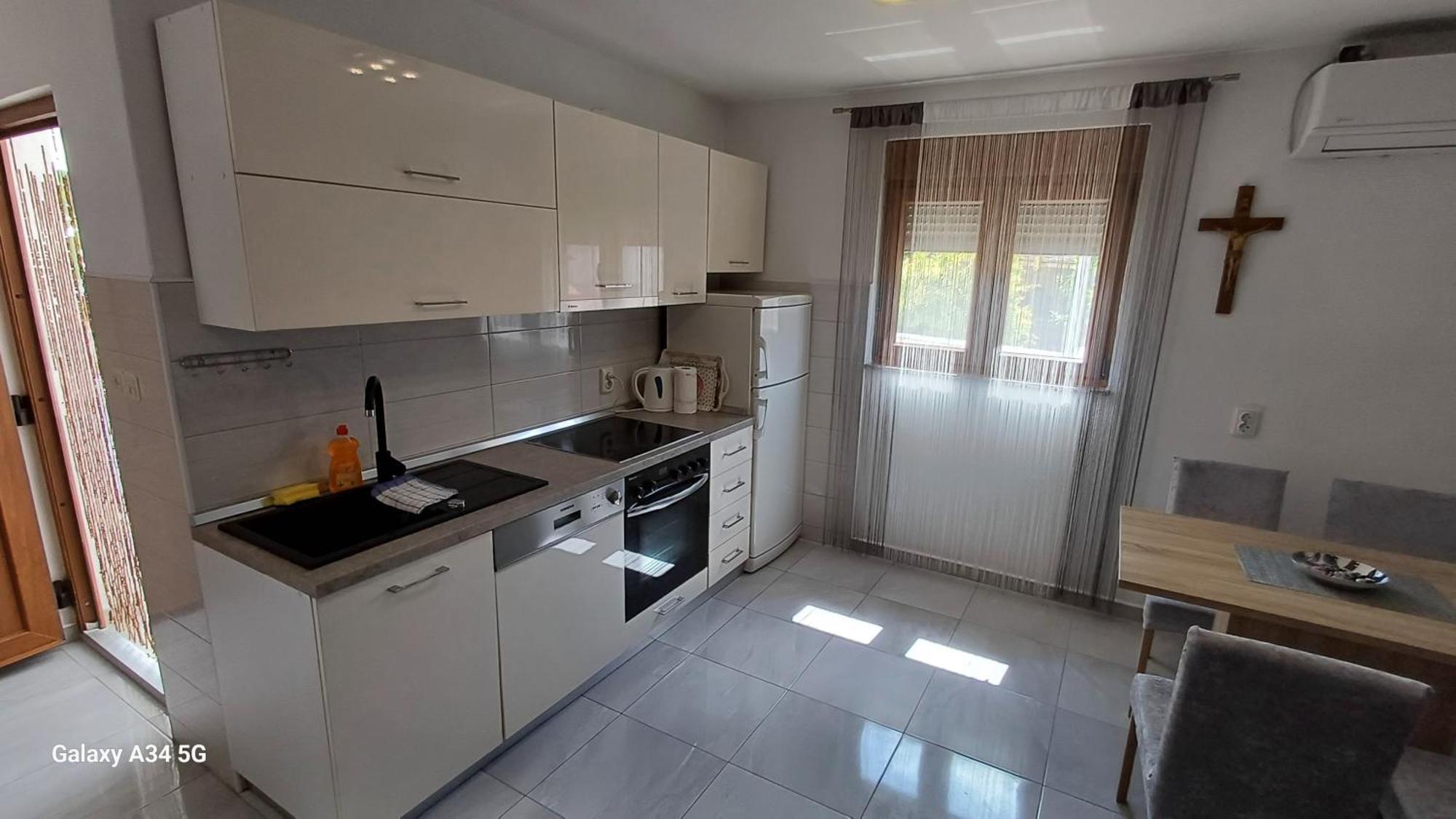 Leo Apartment Vir Exterior foto